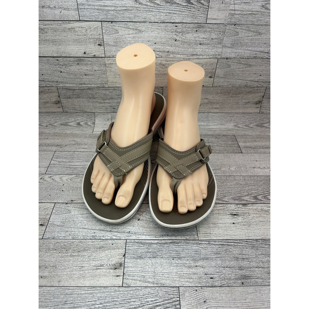 Clarks Cloudsteppers Arla Glitz Olive Green Thong Sandals Women Sz 8M